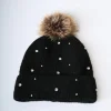 Berretto con pompon e strass