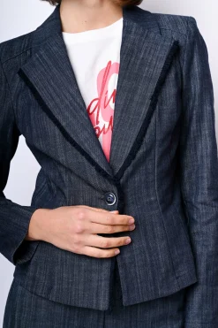 Blazer con revers sfrangiati