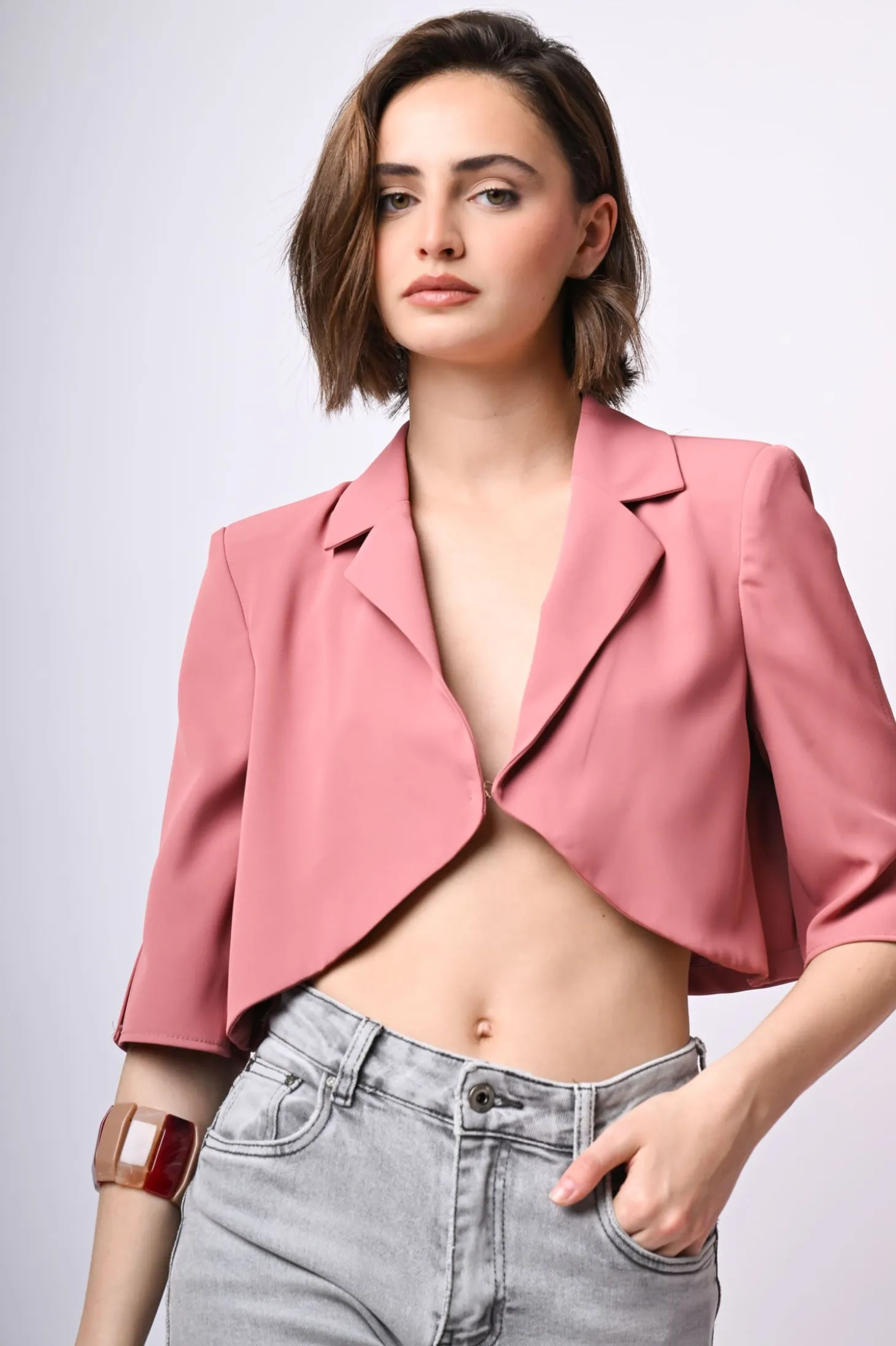 Blazer crop con gancetto