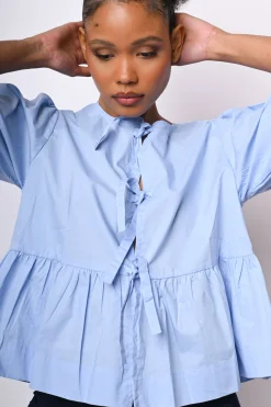 Blusa con laccetti