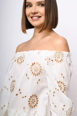 Blusa in pizzo Sangallo con spalle scoperte