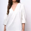 Blusa in raso con scollo a V