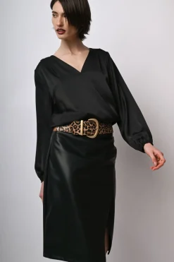 Blusa in raso con scollo incrociato