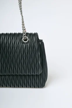 Borsa a spalla goffrata