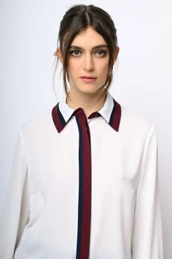 Camicia con profili a contrasto