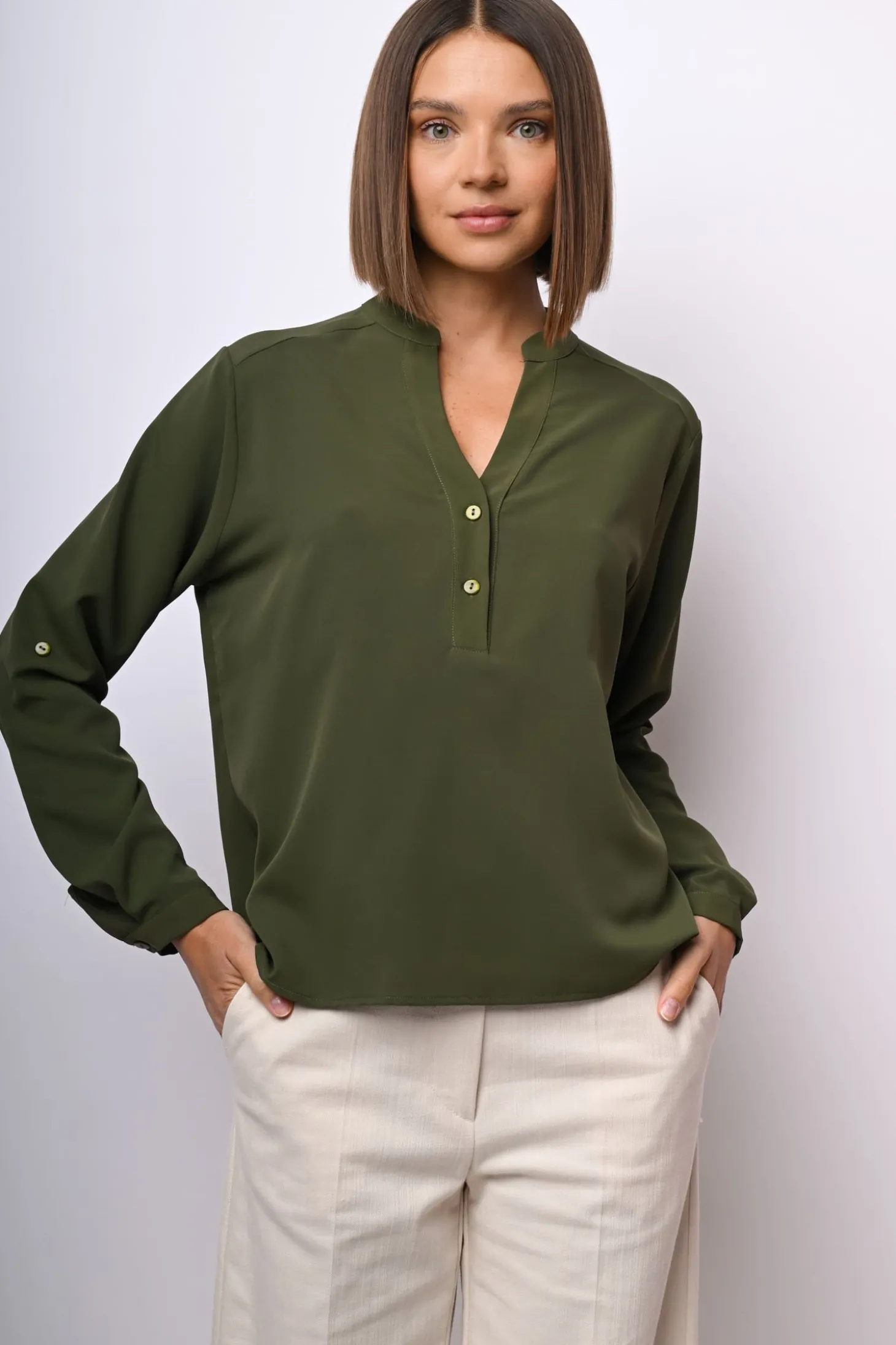 Camicia con scollo alla tunisina