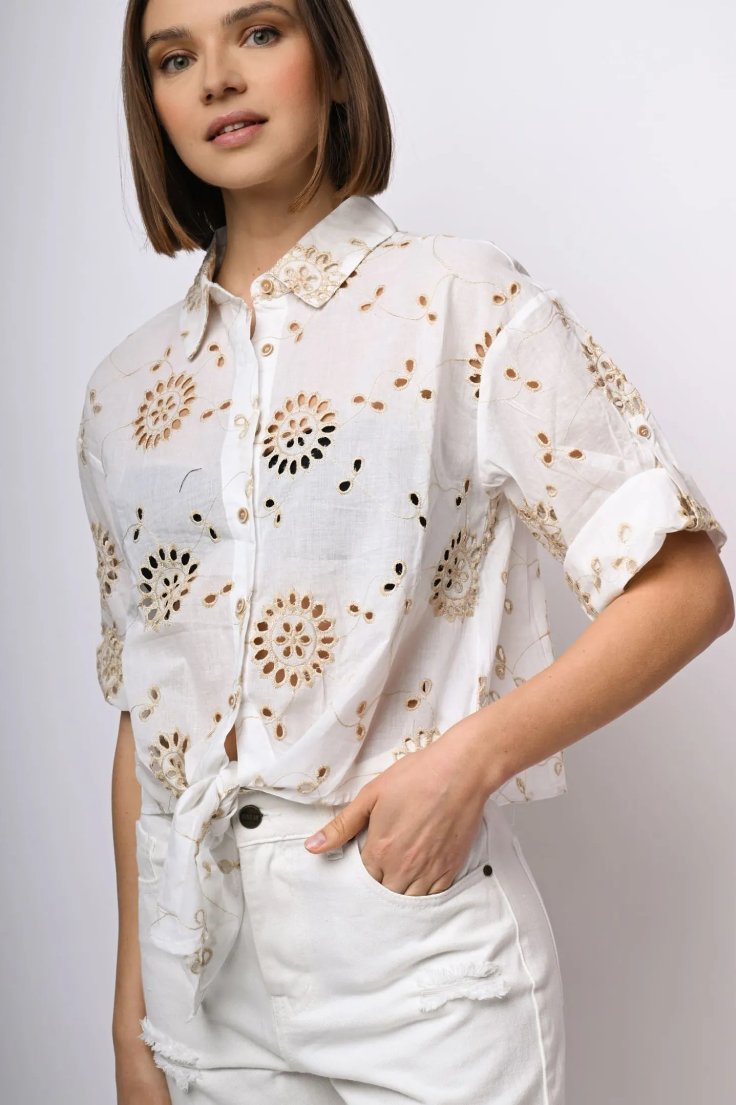Camicia in pizzo Sangallo con nodo