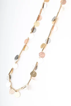 Collana lunga con decorazioni