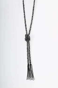 Collana lunga con nodo e frange