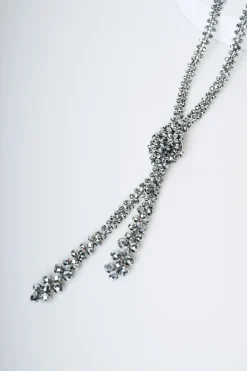 Collana lunga con nodo e perline