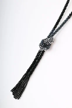 Collana lunga in perline con nodo