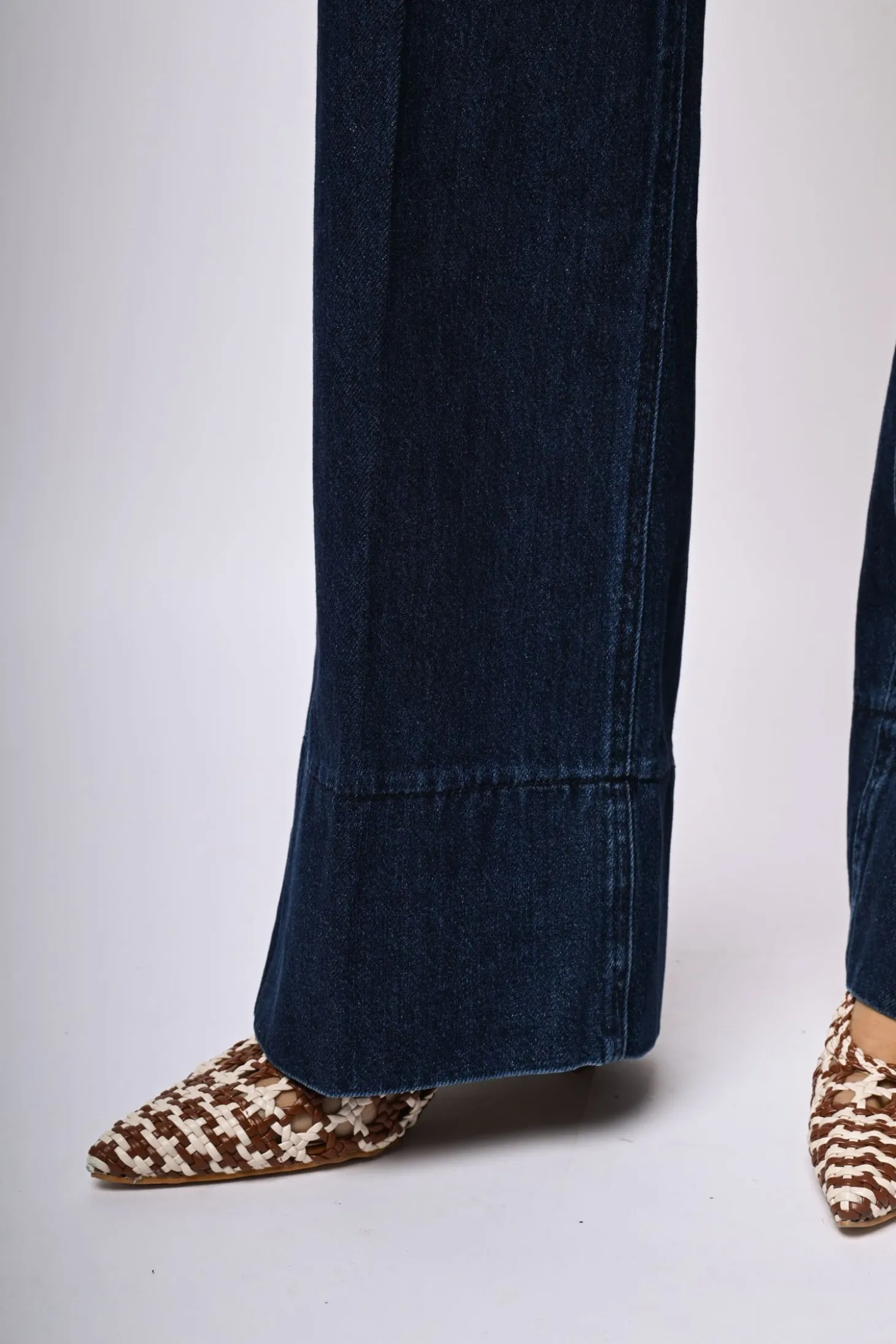 Jeans a gamba ampia con risvolto