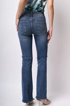 Jeans a zampa con strass