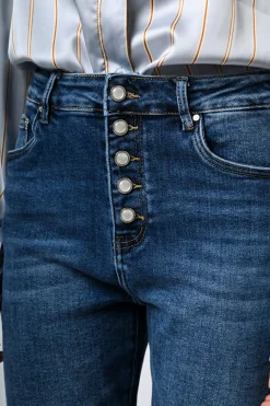 Jeans slim-fit con bottoni