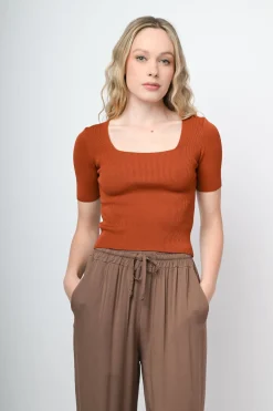 Maglia cropped con scollo quadrato