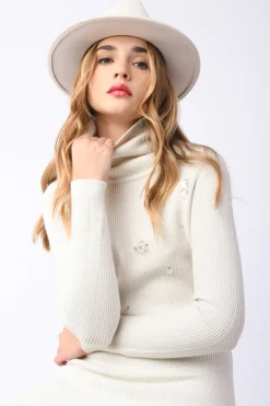 Mini abito con decorazioni gioiello