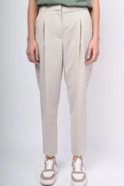 Pantaloni a carota con pinces