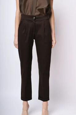Pantaloni chino con risvolto