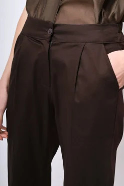 Pantaloni chino con risvolto