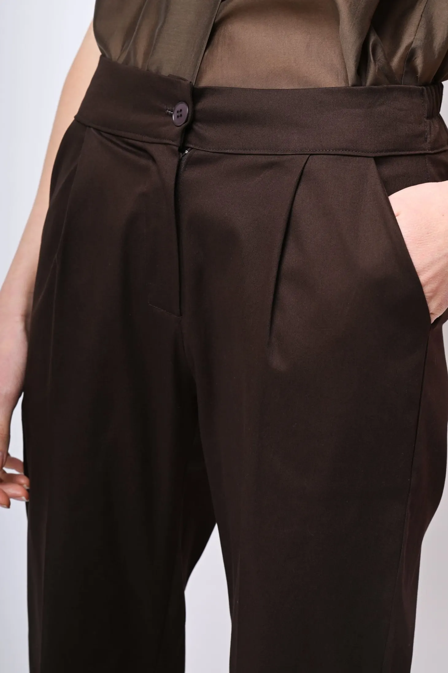 Pantaloni chino con risvolto