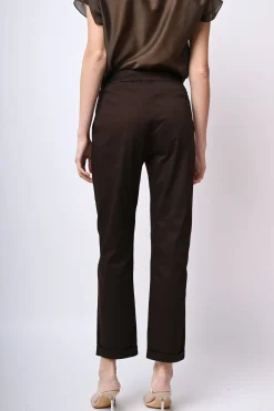 Pantaloni chino con risvolto