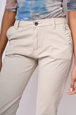 Pantaloni chino con rouches