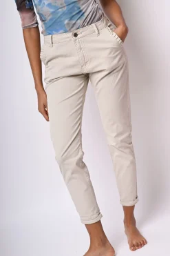 Pantaloni chino con rouches