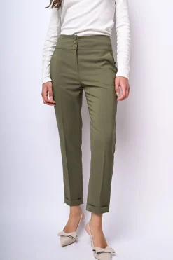 Pantaloni classici con bottoni