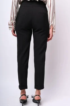 Pantaloni classici con bottoni