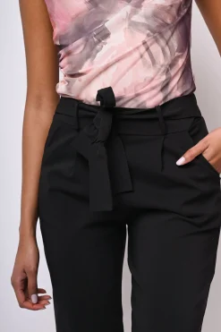 Pantaloni con cintura da annodare