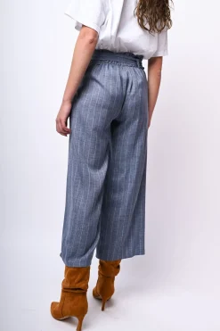 Pantaloni crop a stampa gessata