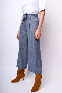 Pantaloni crop a stampa gessata