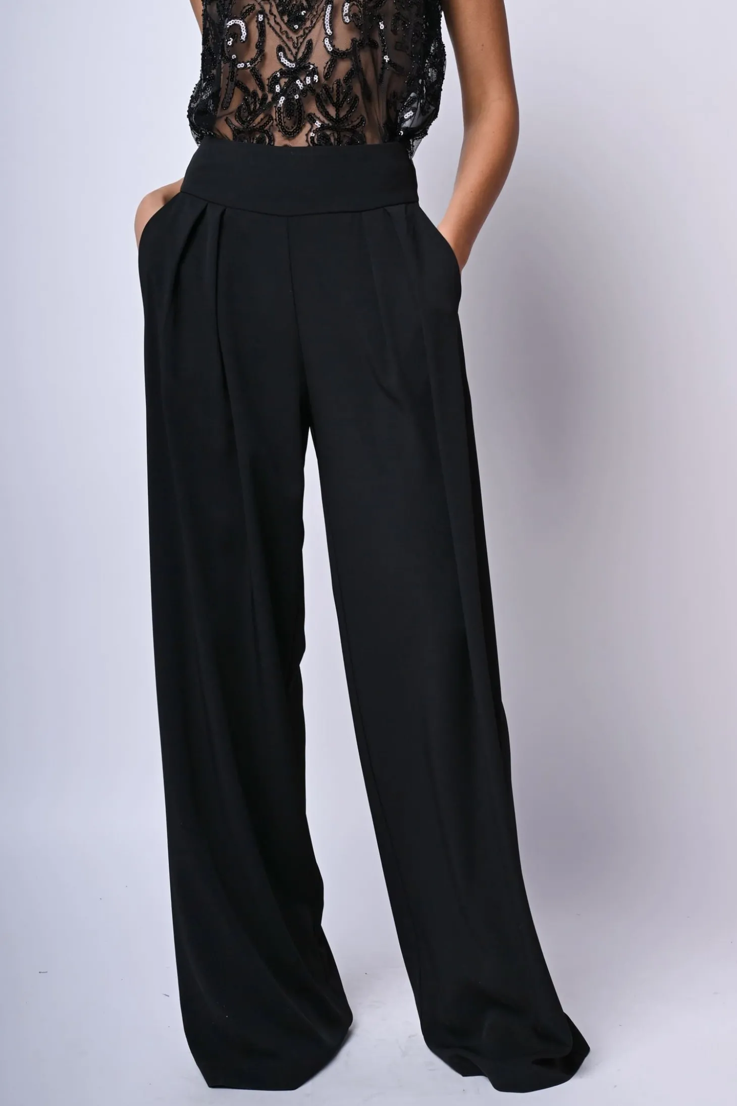 Pantaloni palazzo con pieghe