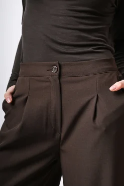 Pantaloni palazzo con tasche sul retro