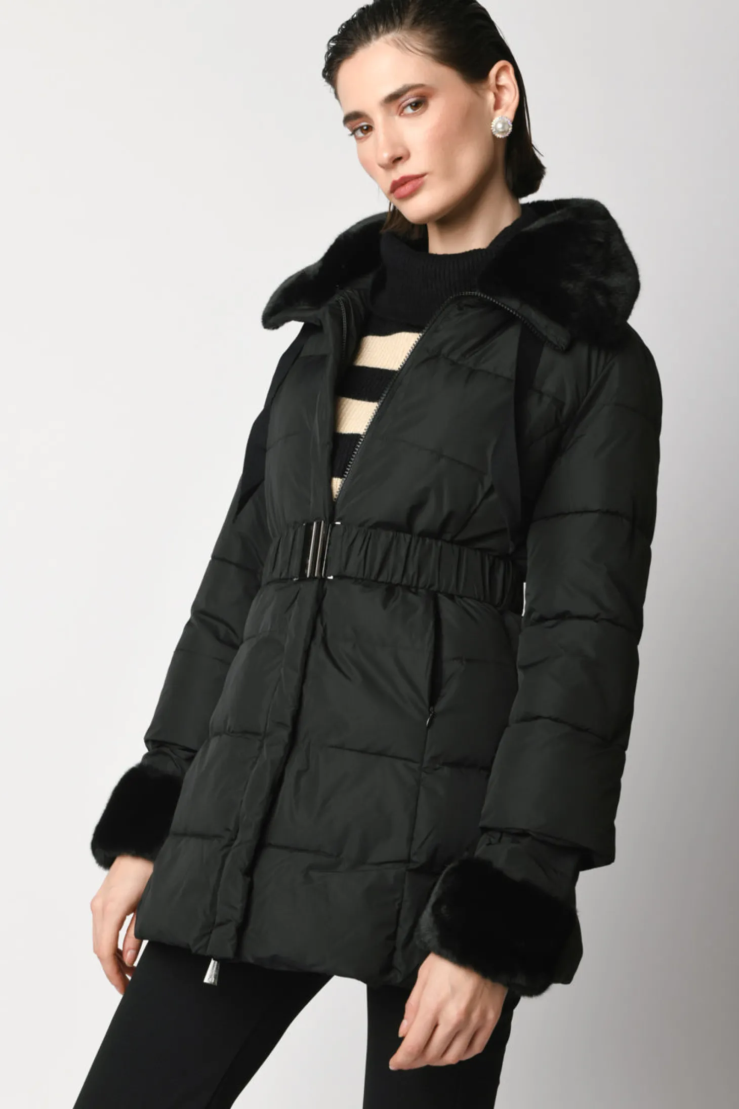 Piumino con dettagli in faux fur