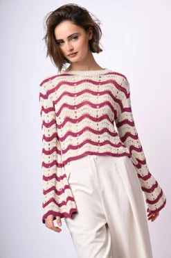 Pull crochet a righe con maniche svasate