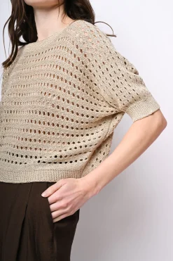 Pull in maglia crochet con fiocco sul retro