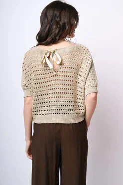 Pull in maglia crochet con fiocco sul retro