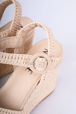 Sandali in rafia con zeppa