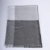 Sciarpa a quadri in maglia lurex