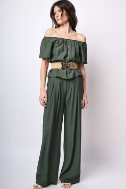 Top a spalle scoperte con bottoni