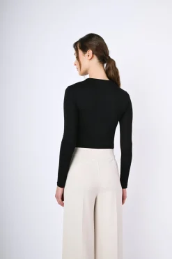 Top crop a maniche lunghe