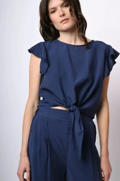 Top crop con nodo alla vita
