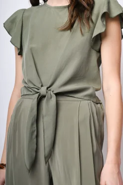 Top crop con nodo alla vita