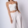 Top crop con scollo a cuore