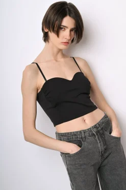 Top crop con scollo a cuore