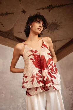 Top doppiato con stampa floreale