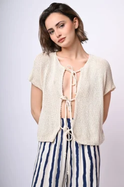 Top in maglia con laccetti