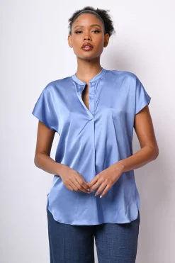 Top in raso con scollo alla tunisina