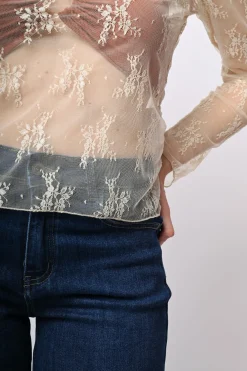 Top in tulle con ricami e scollo a cratere